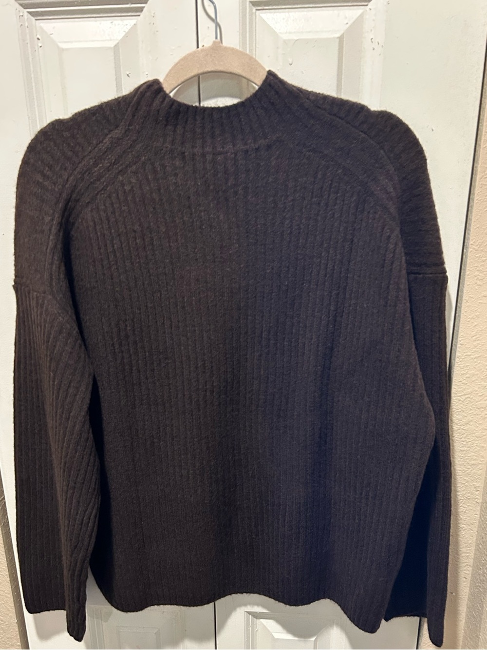 NWT Uniqlo Soufflé Yarn Mockneck Sweater in dark Brown , XL - Picture 7 of 11